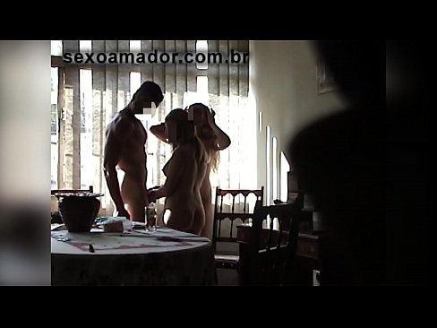 ❤️ جنسی دوست ایک دیو آدمی اور اس کے ساتھ ایک تھریسم کو مدعو کرتے ہیں۔ ❤❌ مقعد فحش  ❌❤